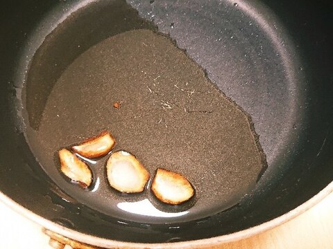 簡単すぎる!元イタリア料理人のガーリックオイル